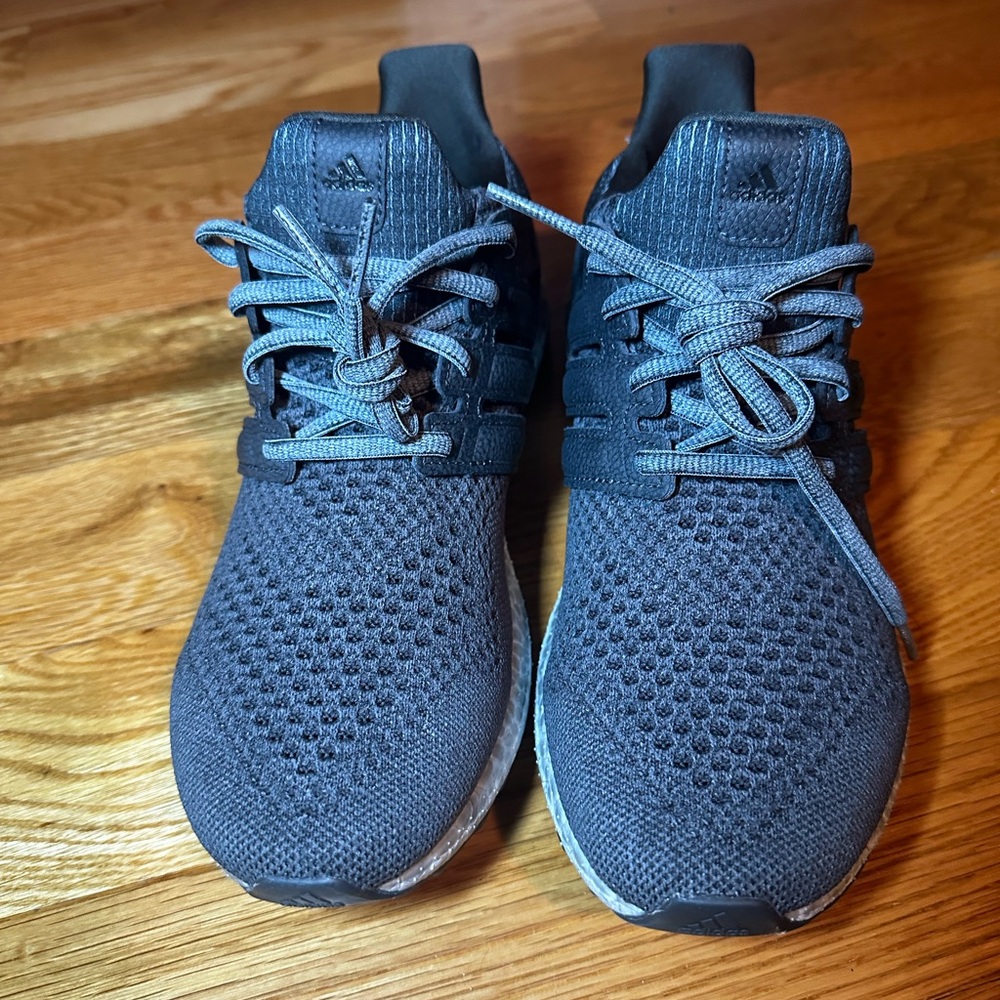 adidas Women's Black and Gray Athletic Shoes - Picture 8 of 8